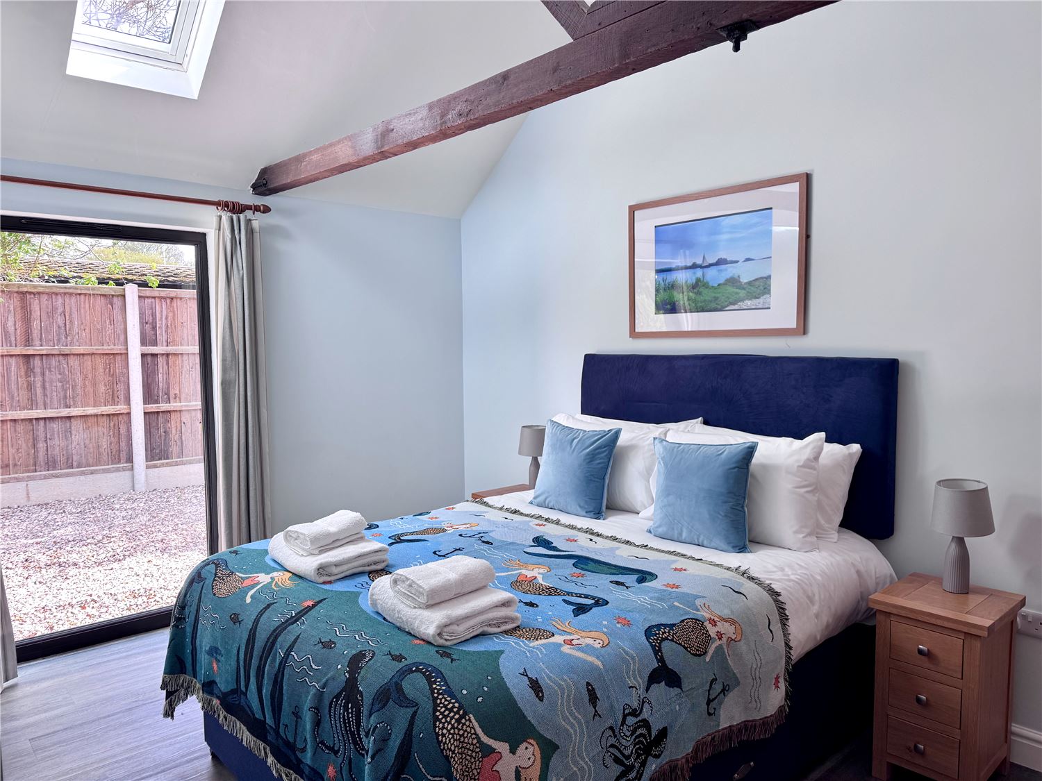 Kingsize bedroom at dog-friendly Norfolk Broads holiday cottage sleeps 6