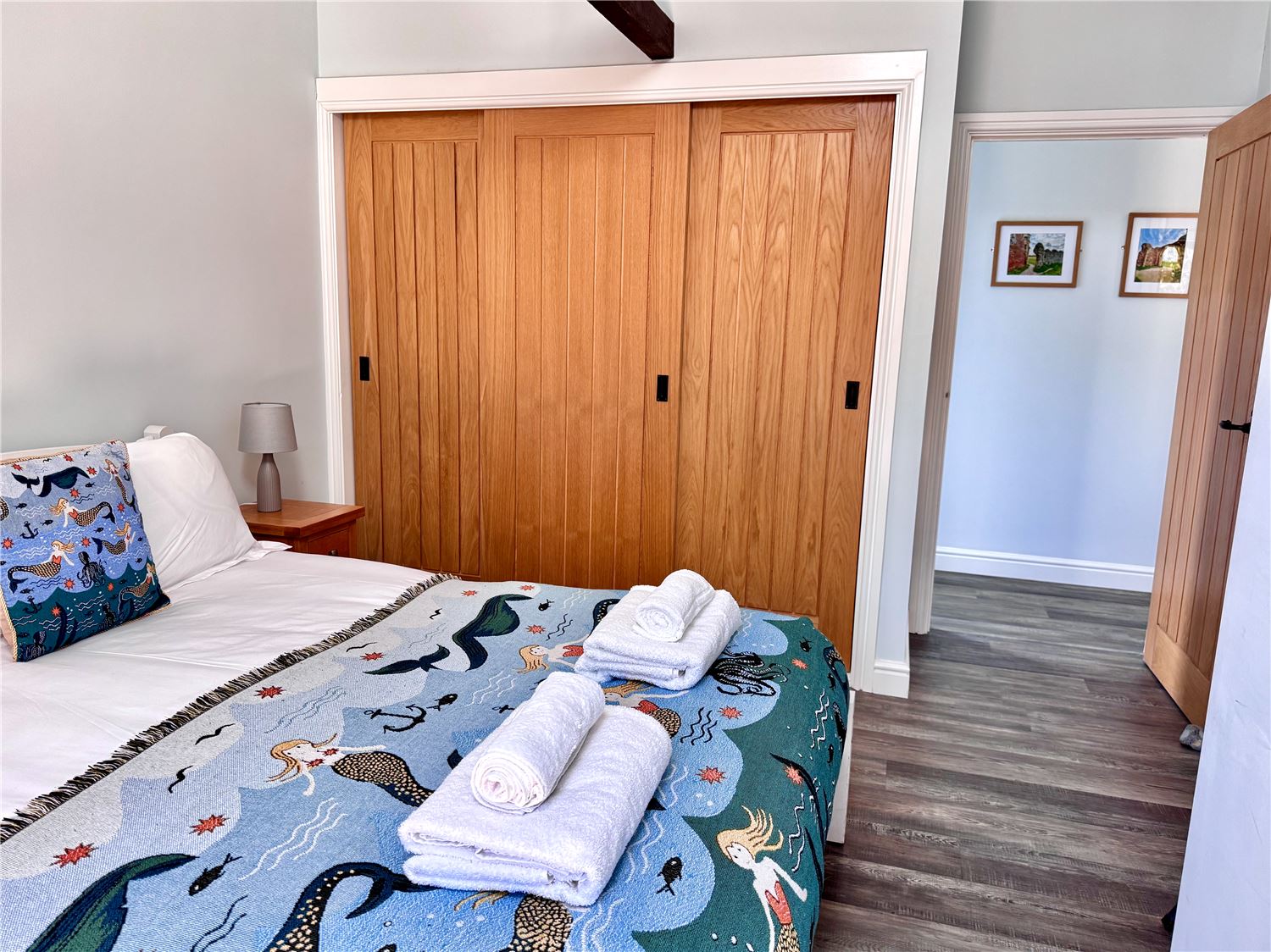 Kingsize bedroom with fitted wardrobes at dog-friendly Norfolk Broads holiday cottage sleeps 6