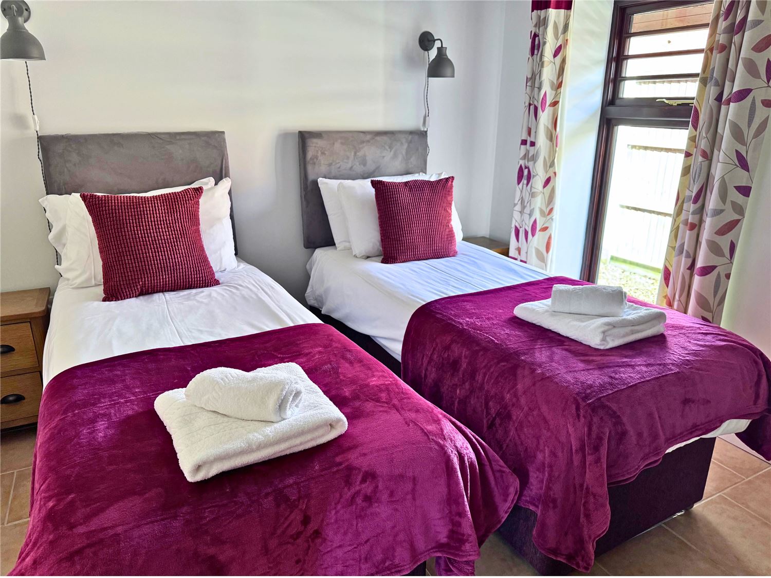 Twin single beds at Norfolk Broads holiday cottage
